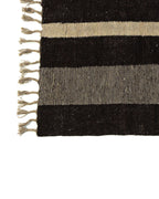 Tapis en laine noir et beige rayé, frangé, 300x205 cm