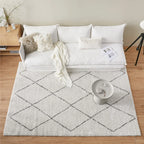 Tapis losanges noir et blanc dans un salon moderne