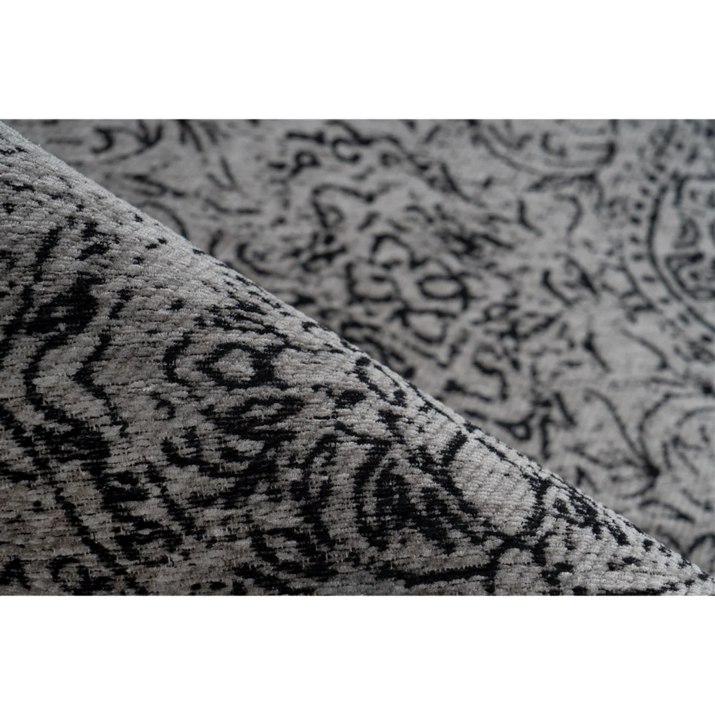 Tapis oriental rectangulaire gris anthracite effet vieilli avec motif et texture visible