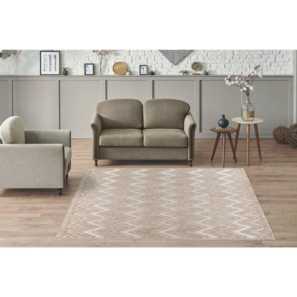 Canapé beige et fauteuil avec tapis Chevron en relief Bouclé 160x230 cm