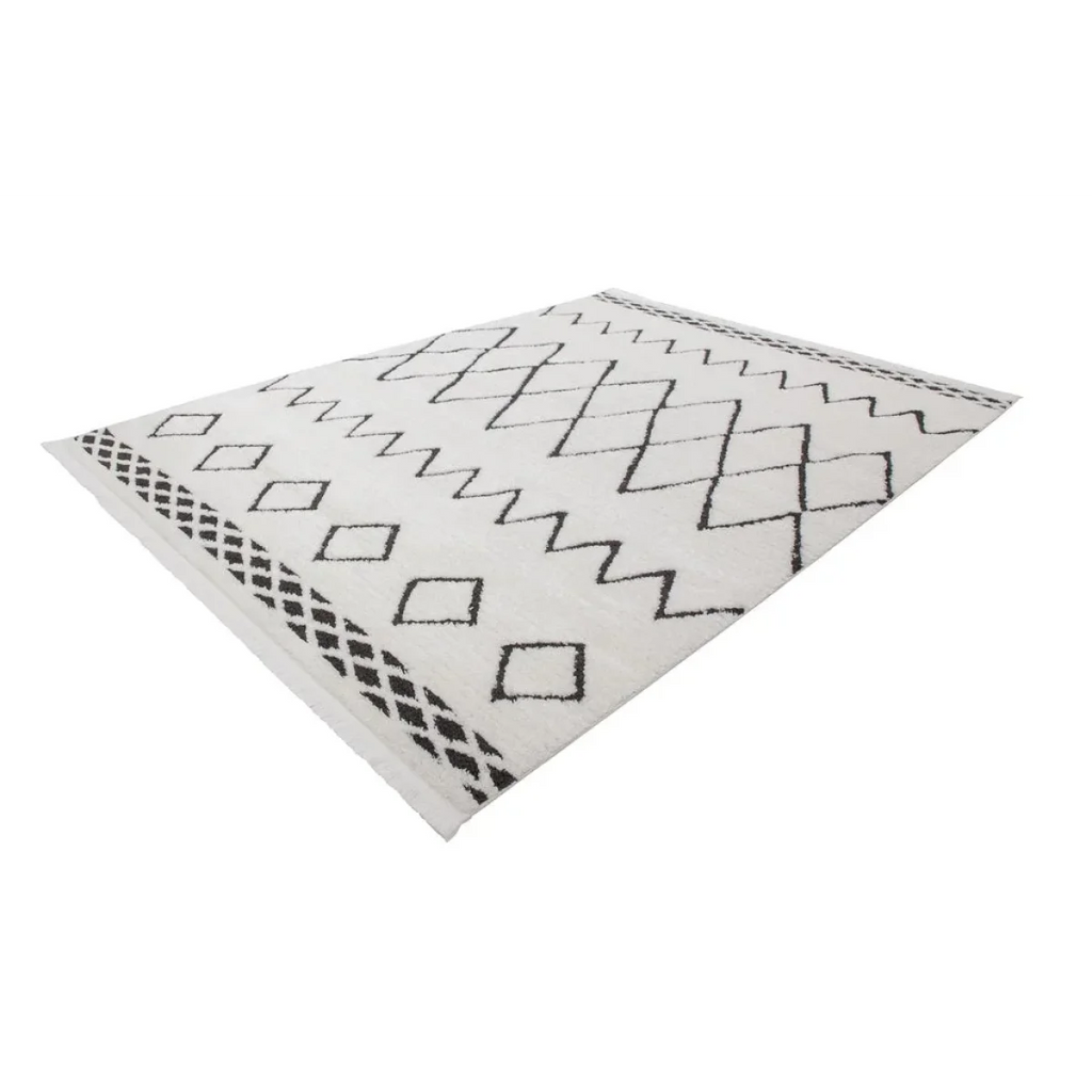 Tapis berbère rectangulaire avec motifs losanges noirs et franges en coton mélangé