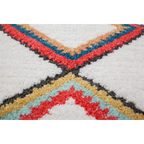 Tapis rectangulaire à motifs géométriques multicolores sur fond blanc 200x290 cm