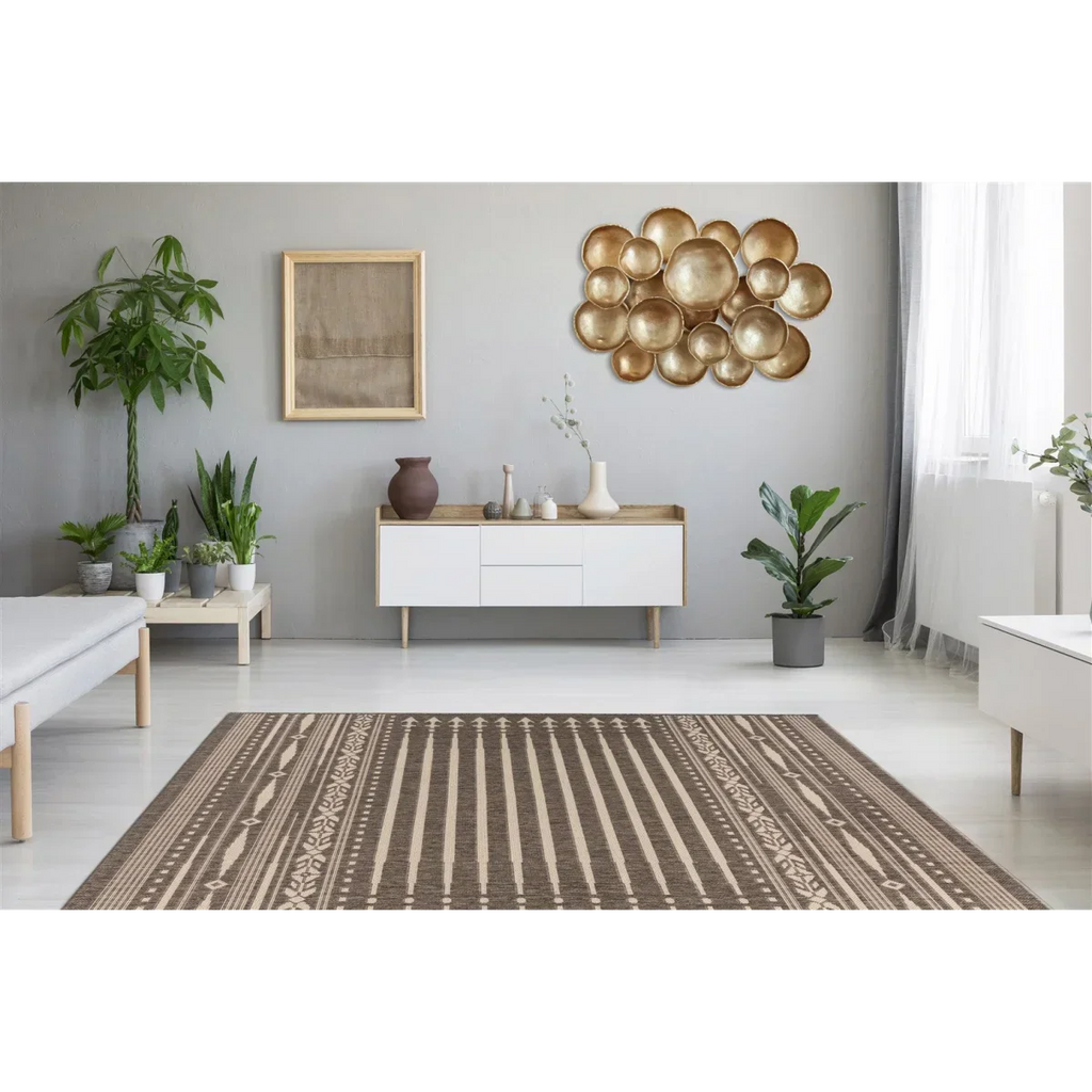 Tapis rectangulaire tissé plat brun à motifs crème avec bordure décorative pour salon