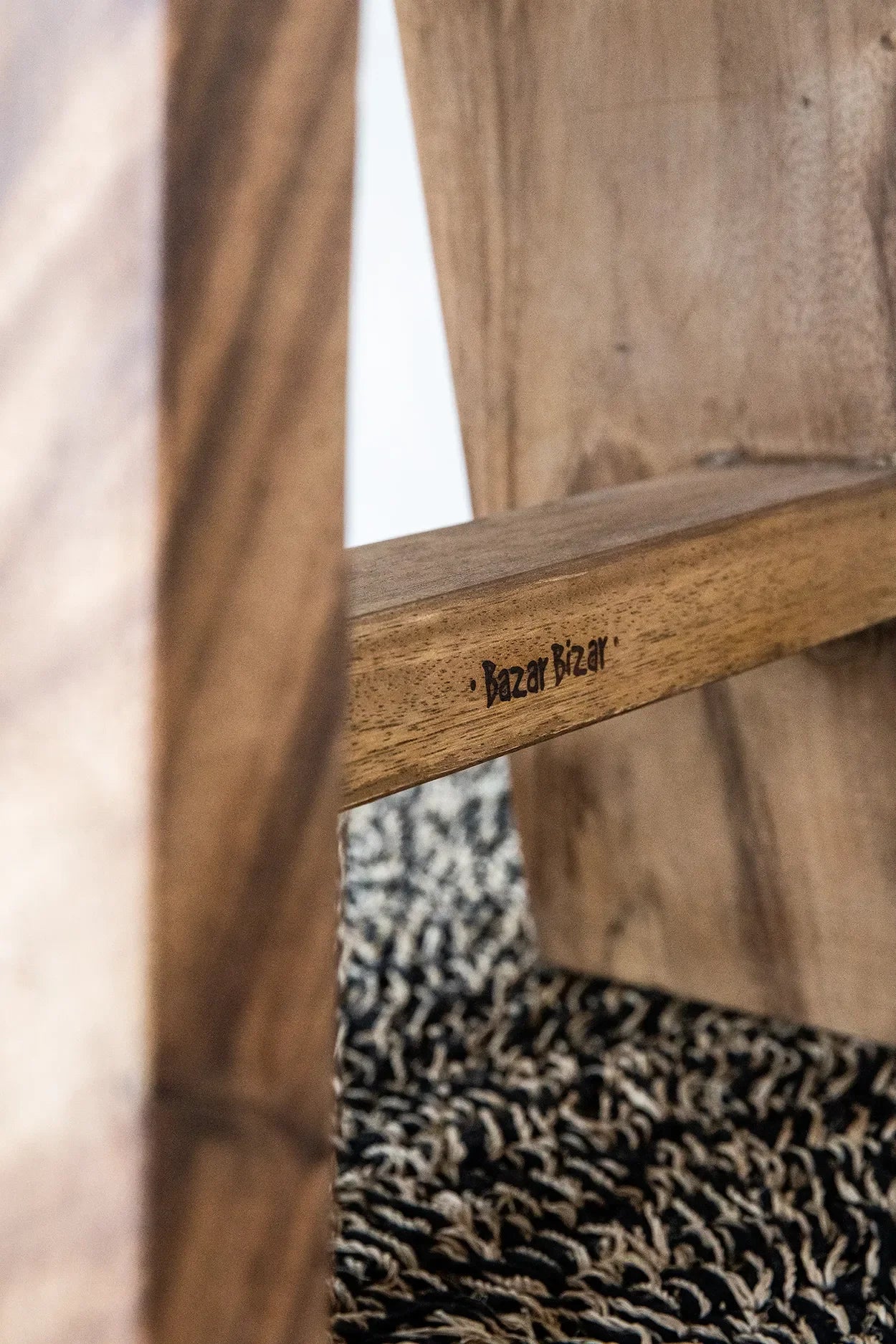 Cadre de chaise en bois pour le tapis rond en jonc de mer noir 150 cm