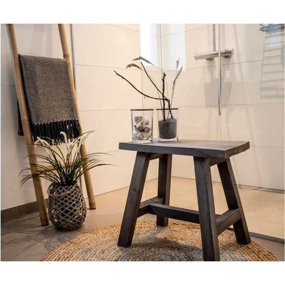 Tabouret en bois sombre pour Tapis rond en jute naturelle tressée Ø90 cm