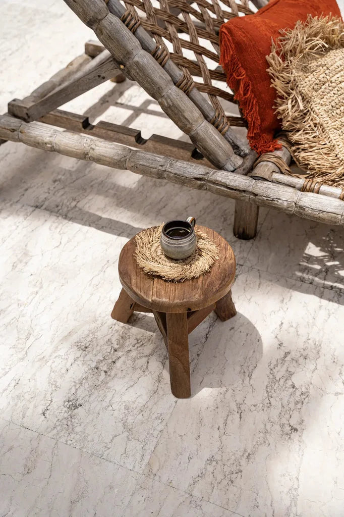 Tasse à espresso rustique en bois avec mug dans l’ensemble La tasse à espresso Comporta S