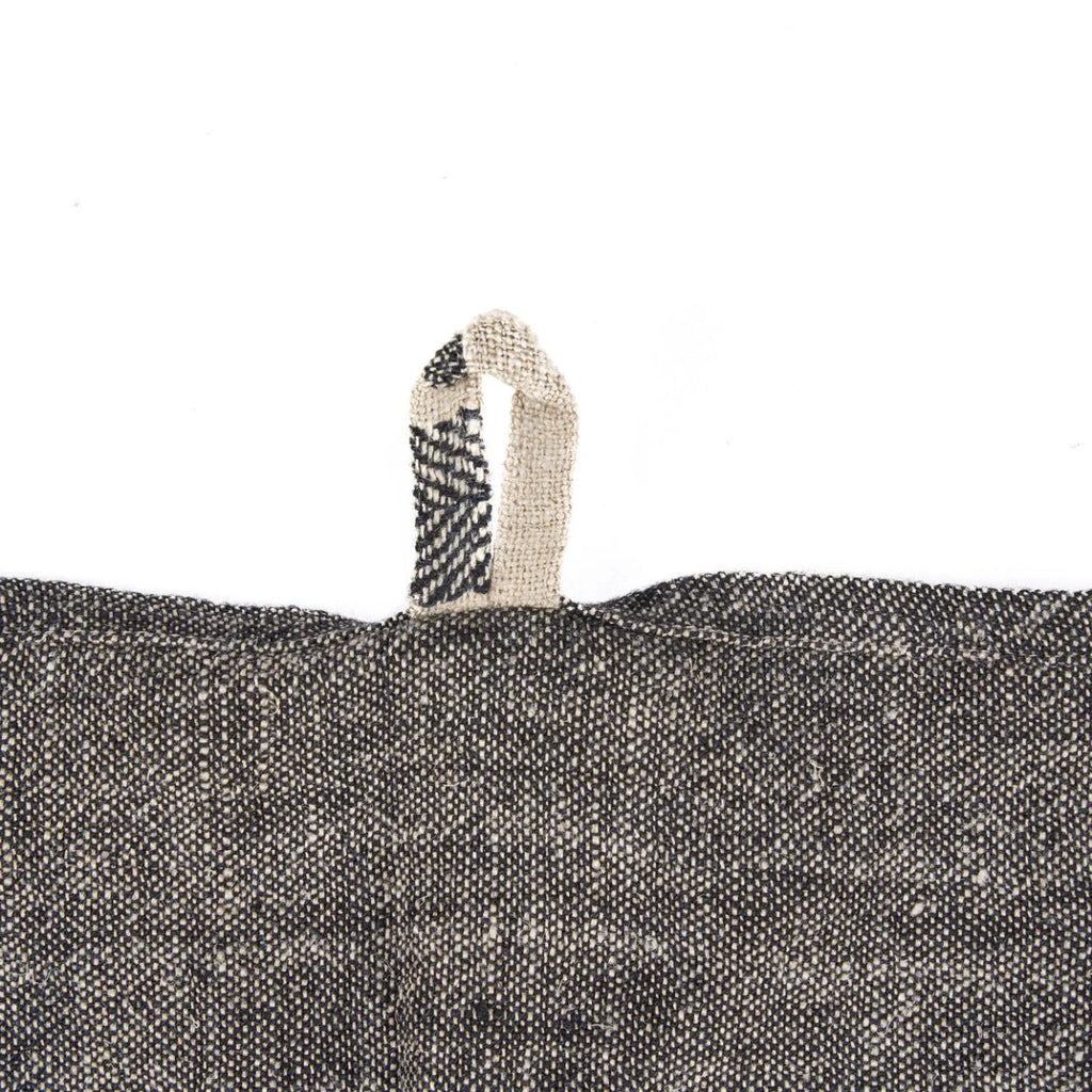 Sac en tissu tweed gris avec anse tissée, torchon lin rayé noir beige boucle