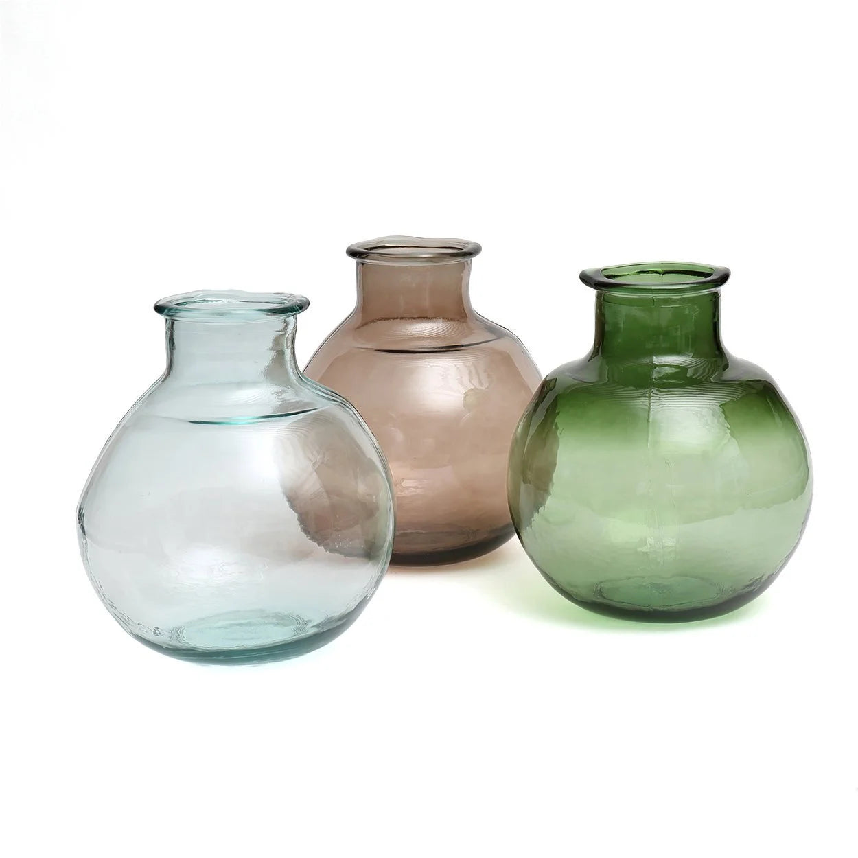 Trois vases en verre recyclé vert texturé de Hauteur 31 cm