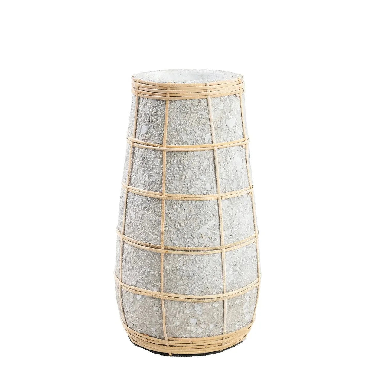 Vase conique en terre cuite et rotin avec texture grise et grille en bambou