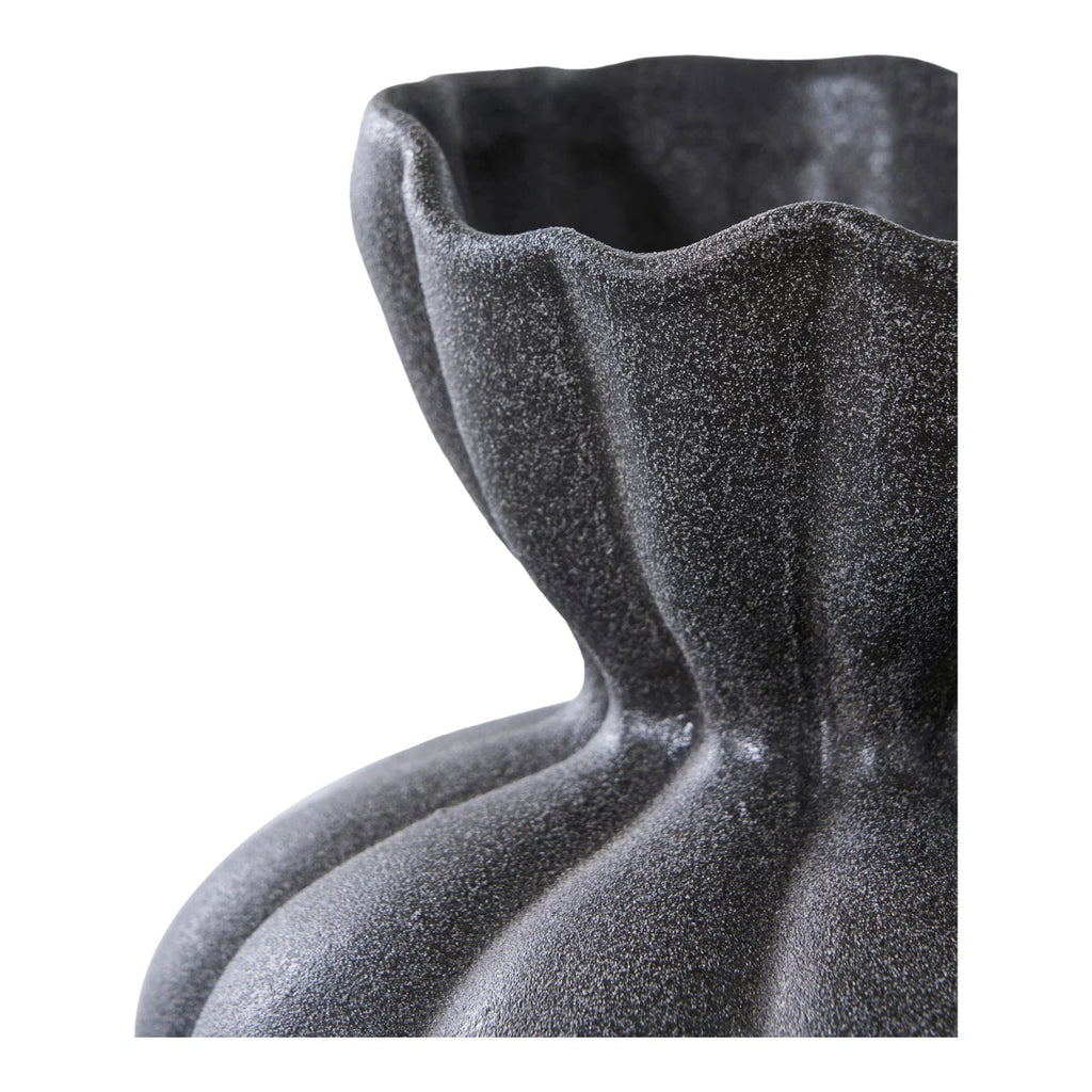 Vase décoratif en céramique anthracite effet pierre col ondulé H19 cm