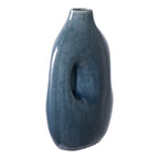 Vase décoratif en céramique bleu pétrole ajouré, finition satinée, H25 cm