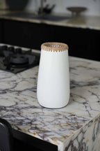 Vase décoratif en terre cuite blanc naturel avec bordure en Raphia, H26 cm