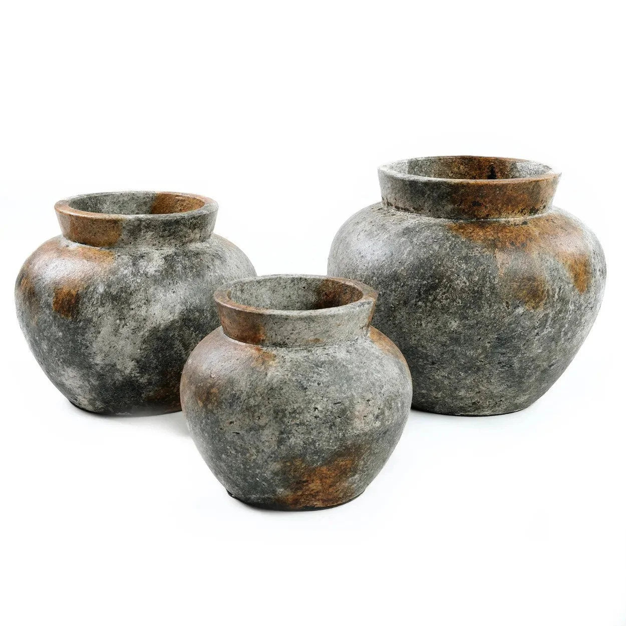 Trois pots en terre cuite gris antique pour décoration intérieure H23 cm