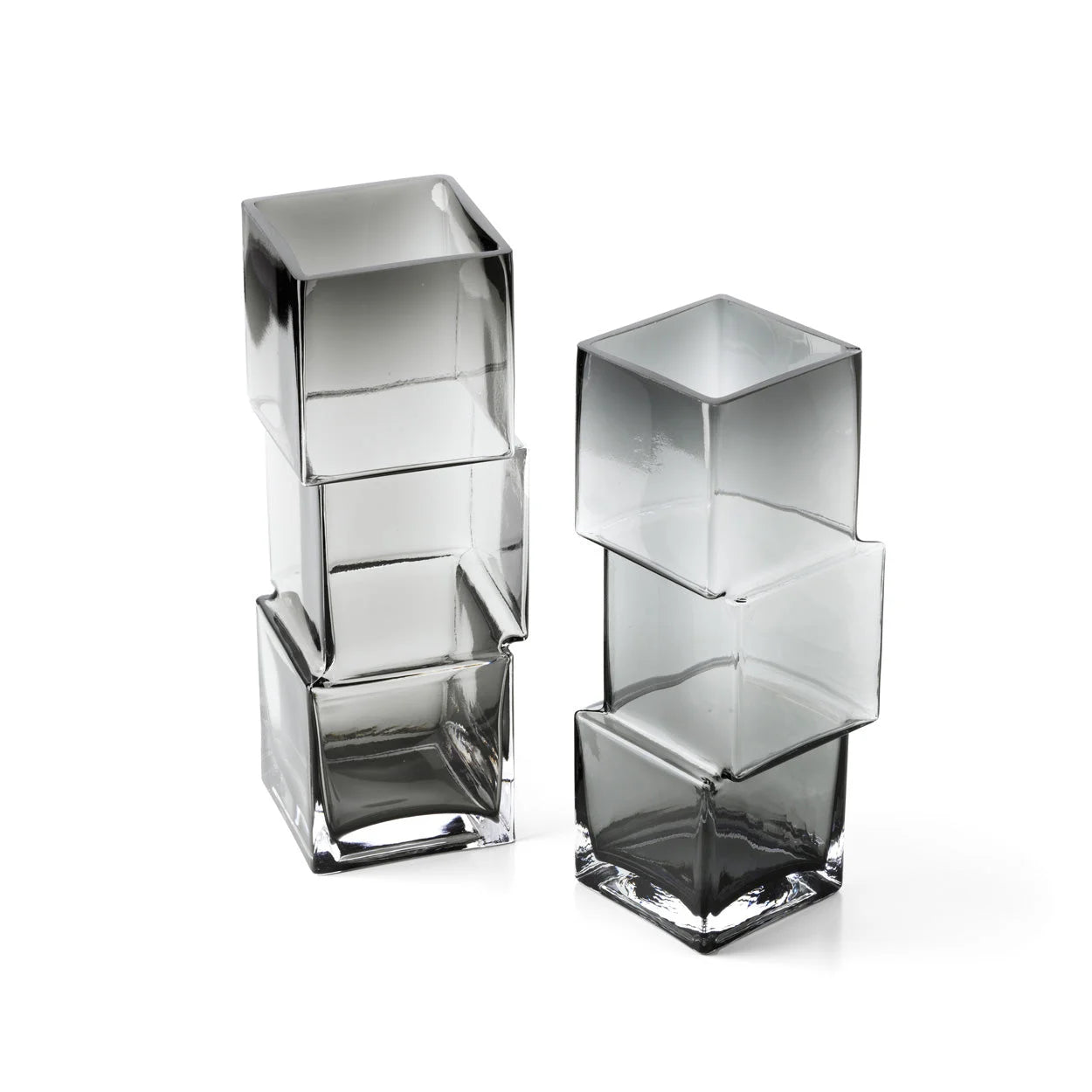 Vases en verre recyclé gris fumé cubiques empilés, gradient clair à foncé, H30 cm