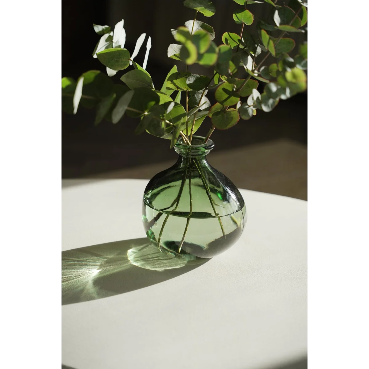 Vase décoratif en verre recyclé vert 18 cm organique