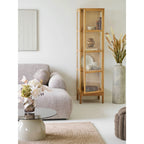 Vitrine en bois clair vitrée à étagères avec vase haut en métal effet béton beige grège H78 cm
