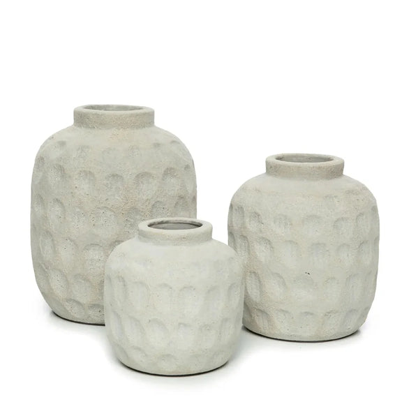 Trois vases en béton texturés off-white pour la décoration moderne Le Vase Tendance S