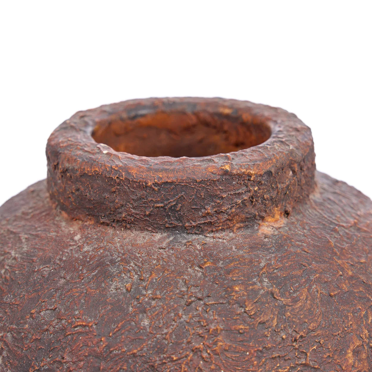 Vase en terracotta brun rouille texturé, H20 cm, bord irrégulier