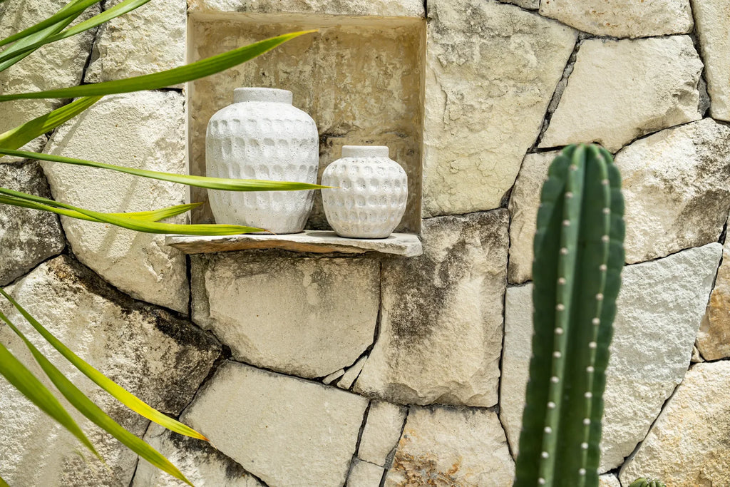 Vase en terre cuite béton motif contemporain H22 cm