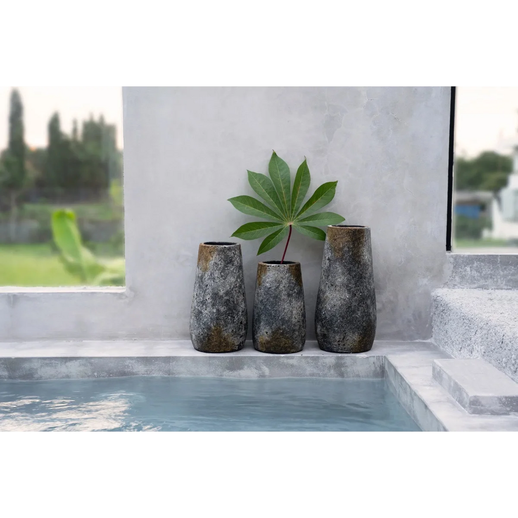 Vase en terre cuite gris antique effet minéral – H22 cm