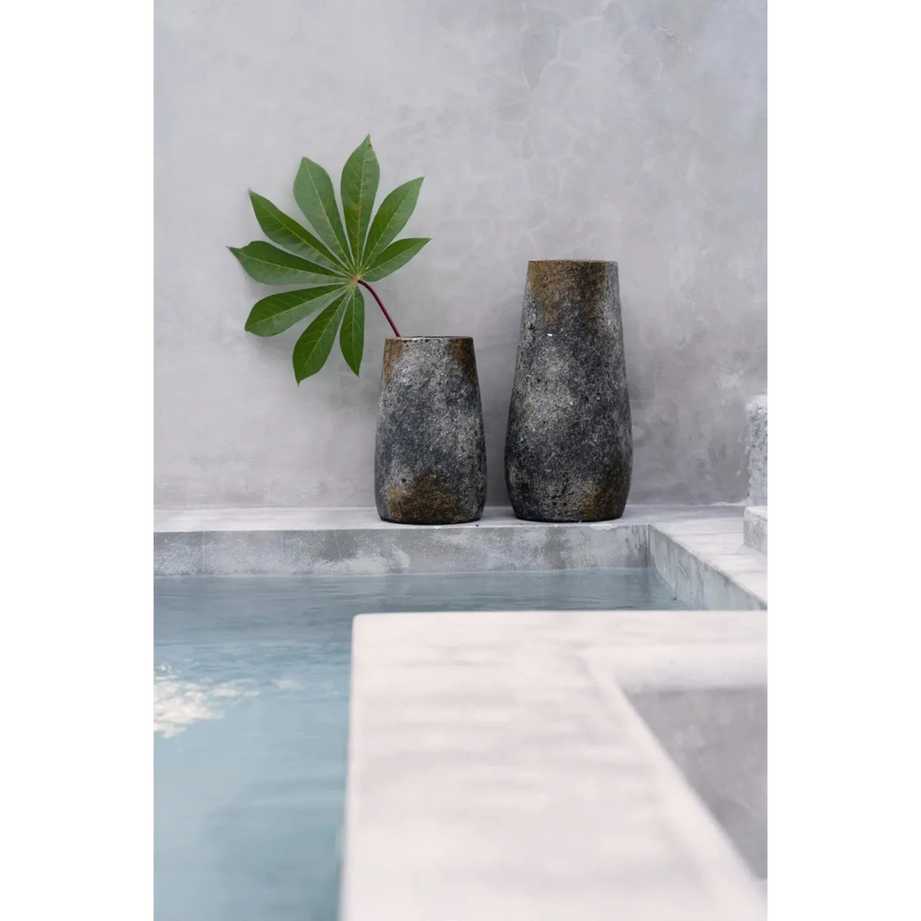 Vase en terre cuite gris antique effet minéral – H22 cm