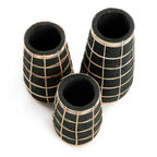Trois vases en terre cuite noire avec cage et détail en rotin tressé, H22 cm