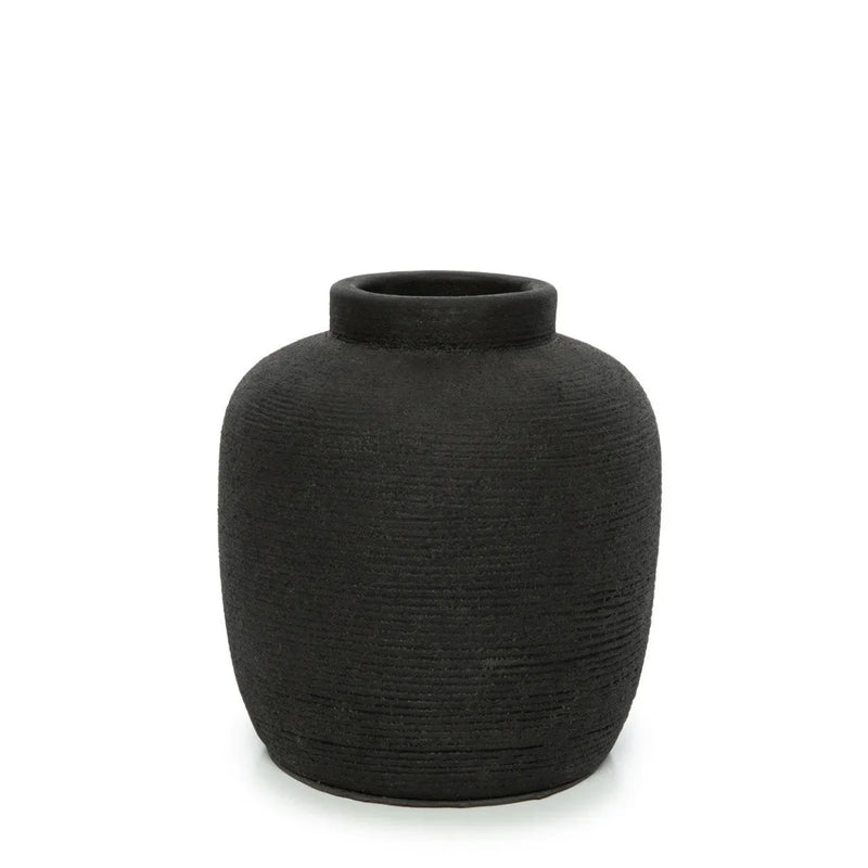 Vase en terre cuite noire surface texturée – H18 cm