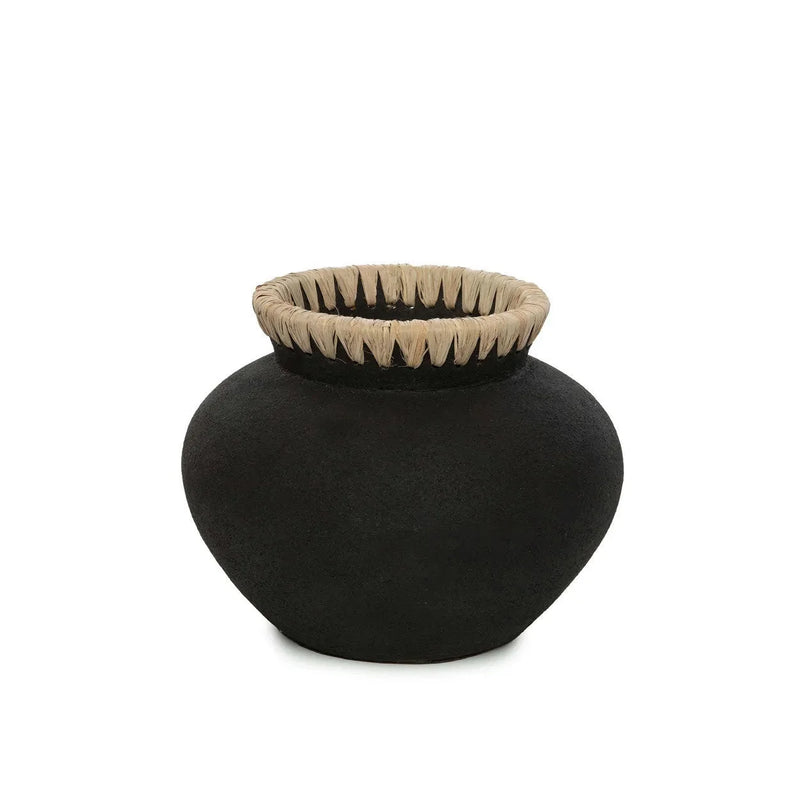 Vase en terre cuite et raphia noir naturel H19 cm