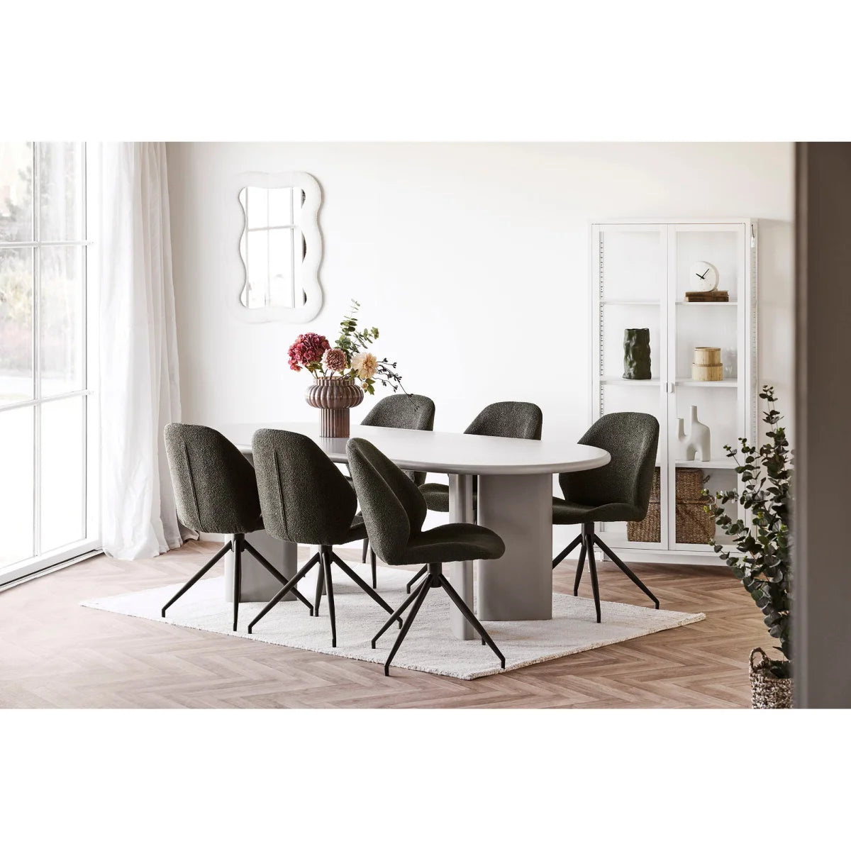Table à manger ovale moderne avec plateau blanc et base béton, 6 chaises grises