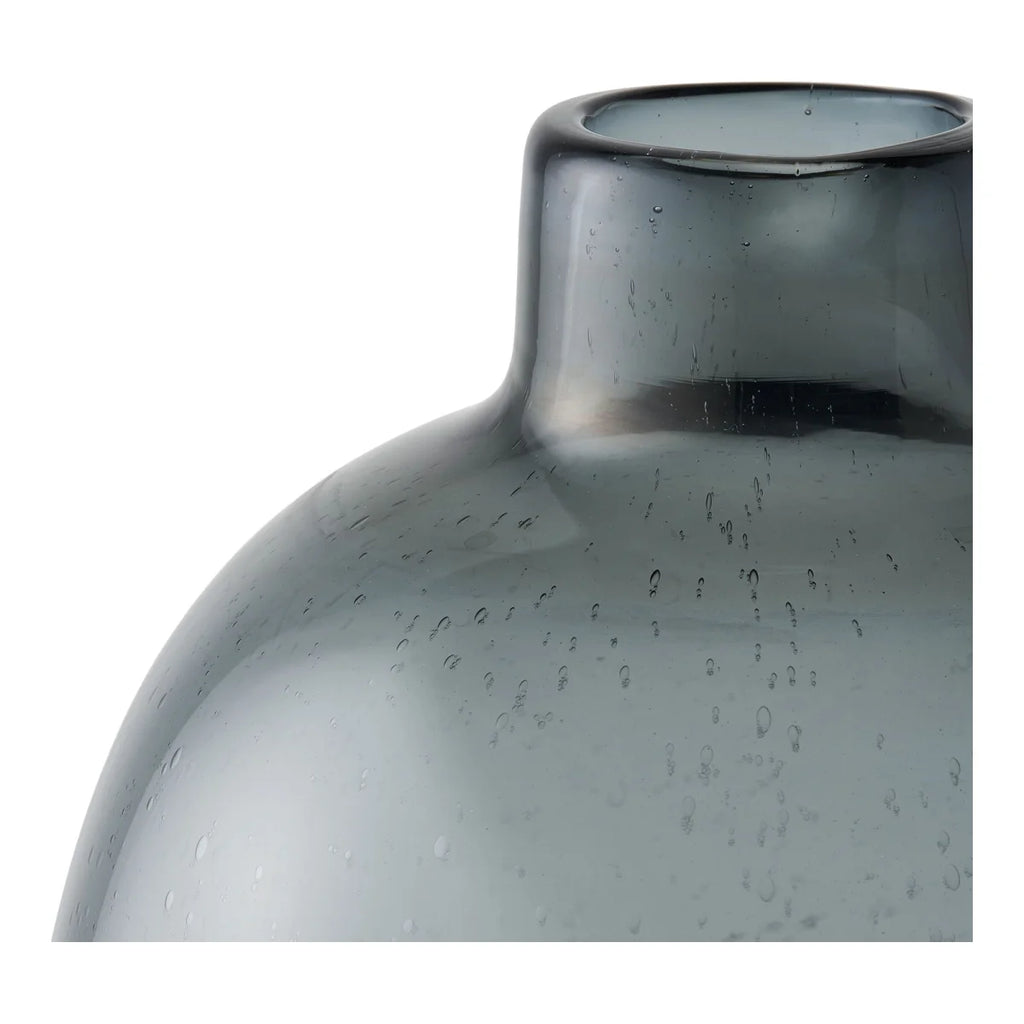 Vase en verre fumé gris avec bulles d’air, col court, hauteur 35 cm