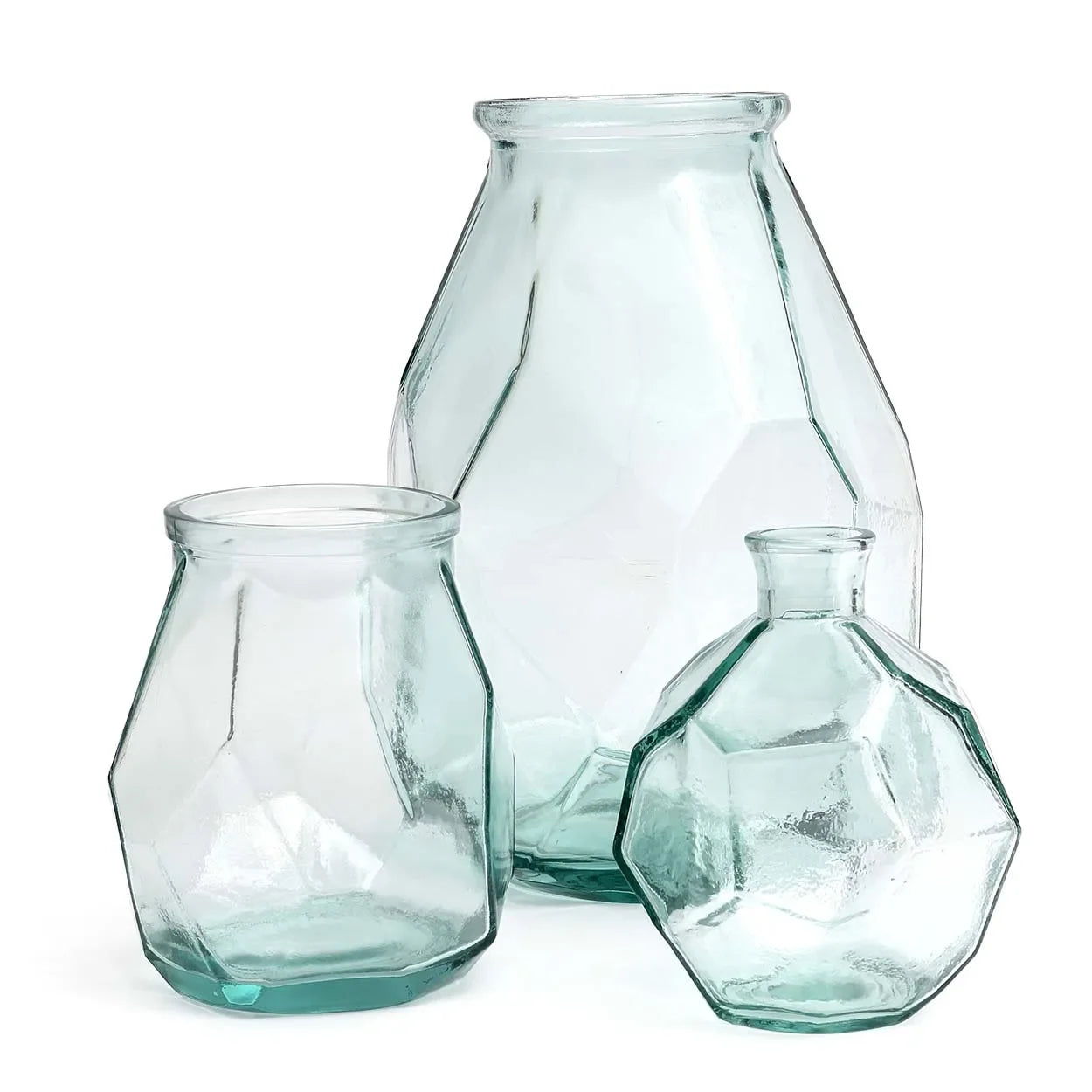 Trois vases en verre recyclé bleu forme origami 19 cm pour décoration