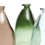 Trois bouteilles en verre recyclé vert pour décoration élégante et écologique