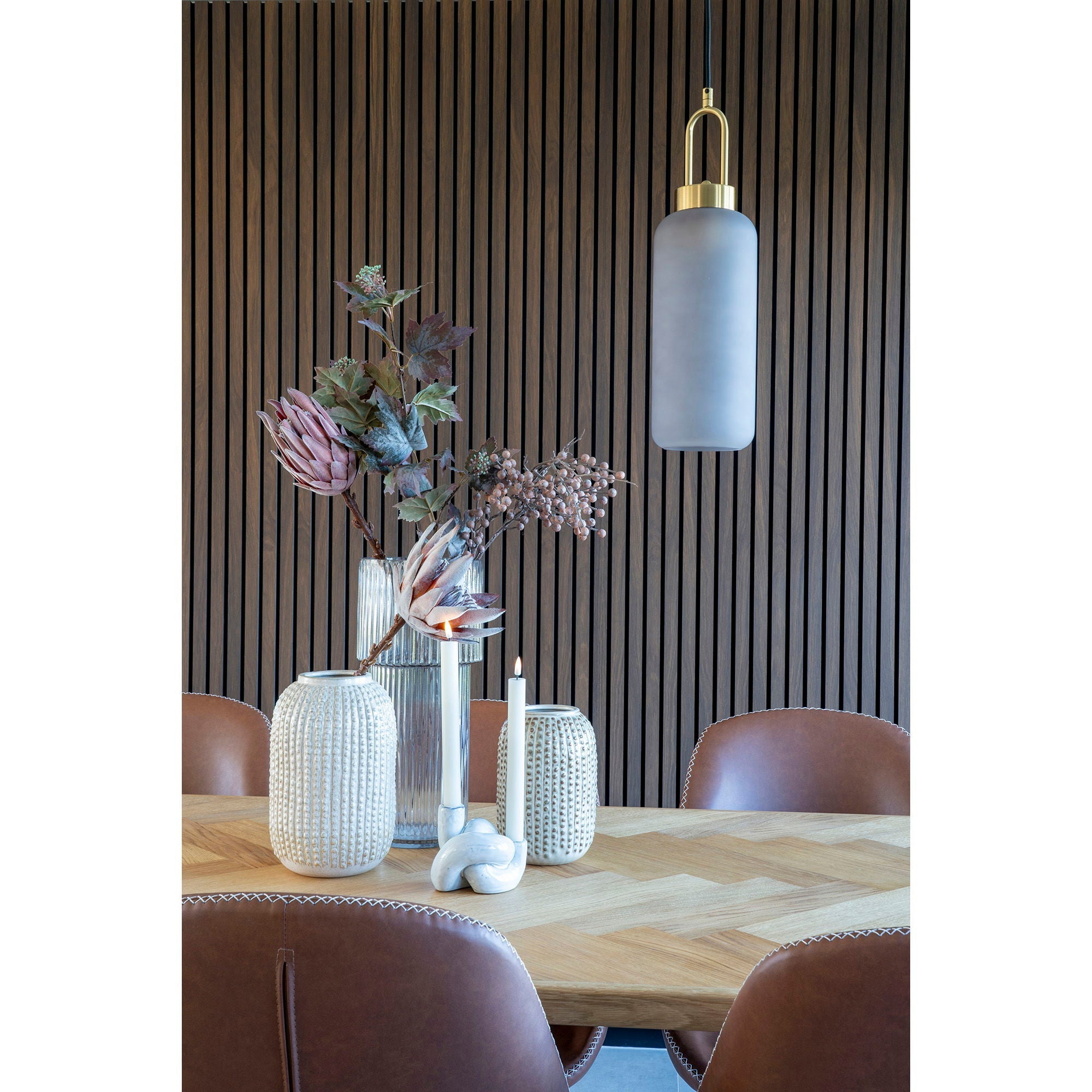 Lampe pendentif verre soufflé Ø17,5x40 cm au-dessus table