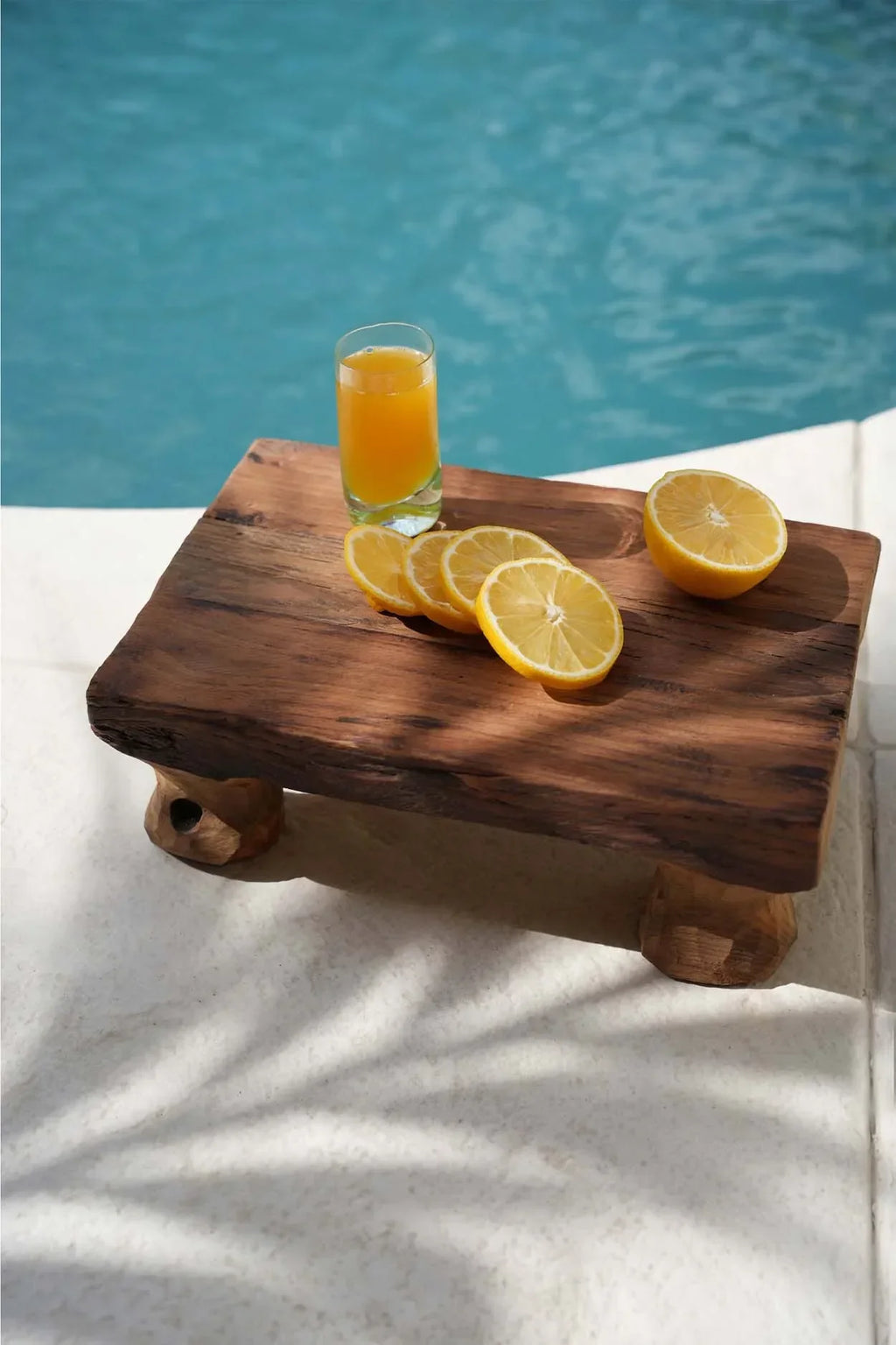 Plateau en bois avec agrumes et jus pour Verre à shot en verre recyclé naturel