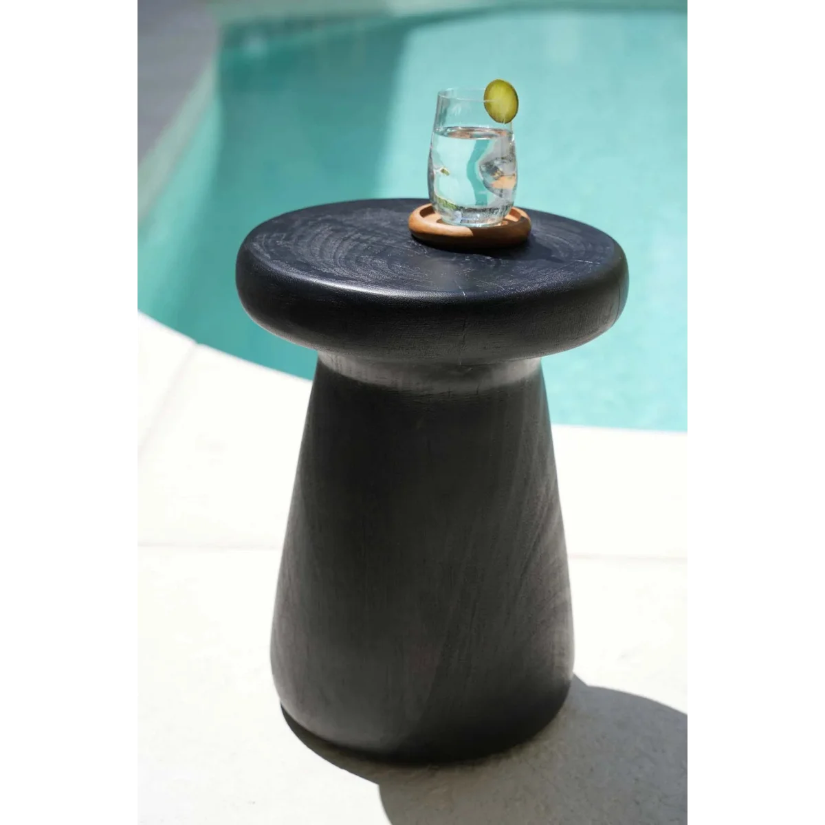 Table basse en marbre noir avec sous-verre en teck naturel rond