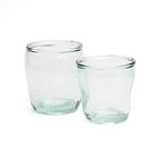 Verre cylindrique bleu en verre recyclé – H10,5 cm