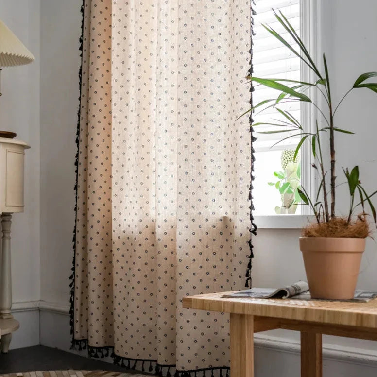 voilage-vintage-a-motifs-floraux-minimaliste en situation